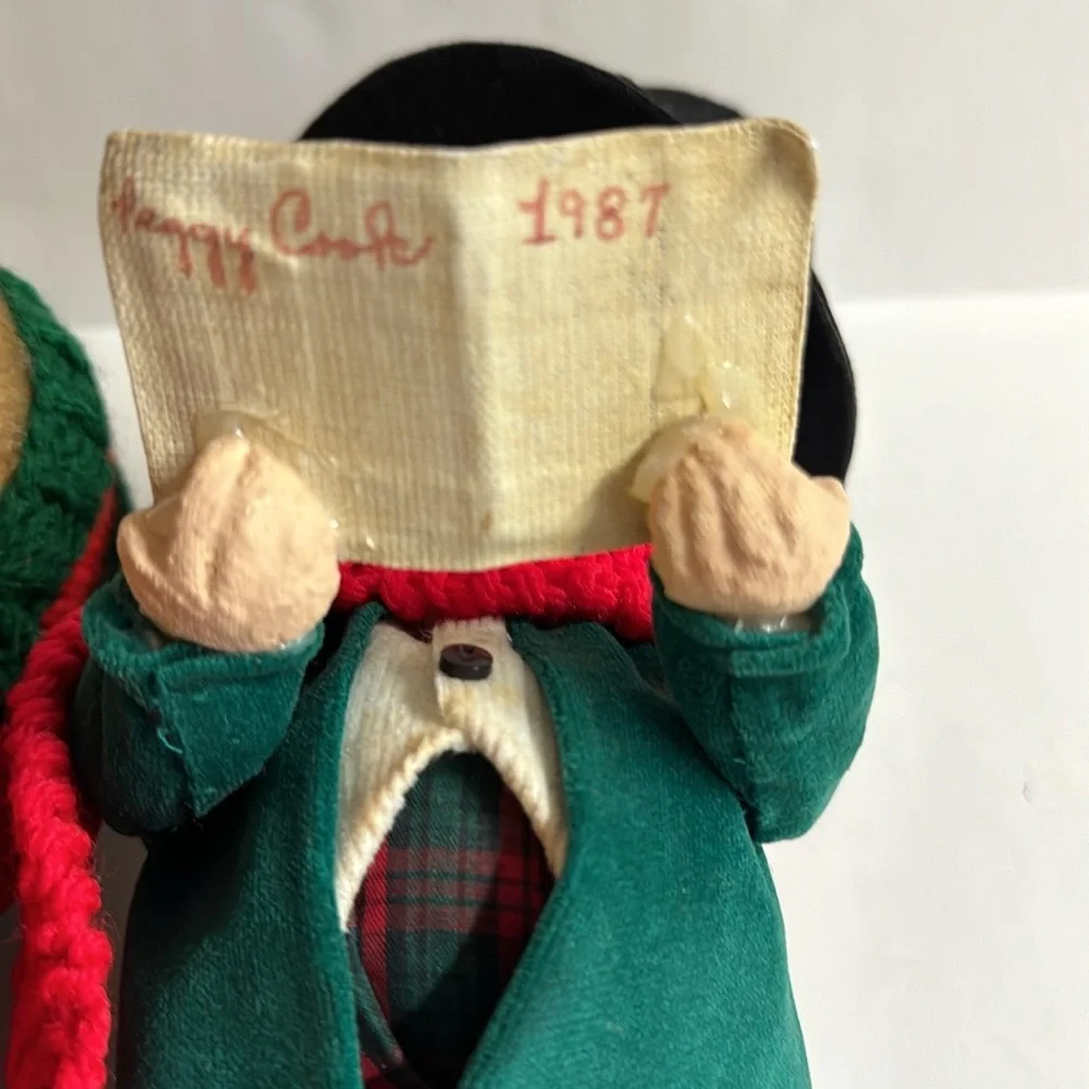 3PC Vtg Handmade Paper Mache Carolers w/ hand crocheted clothing.Green + Red